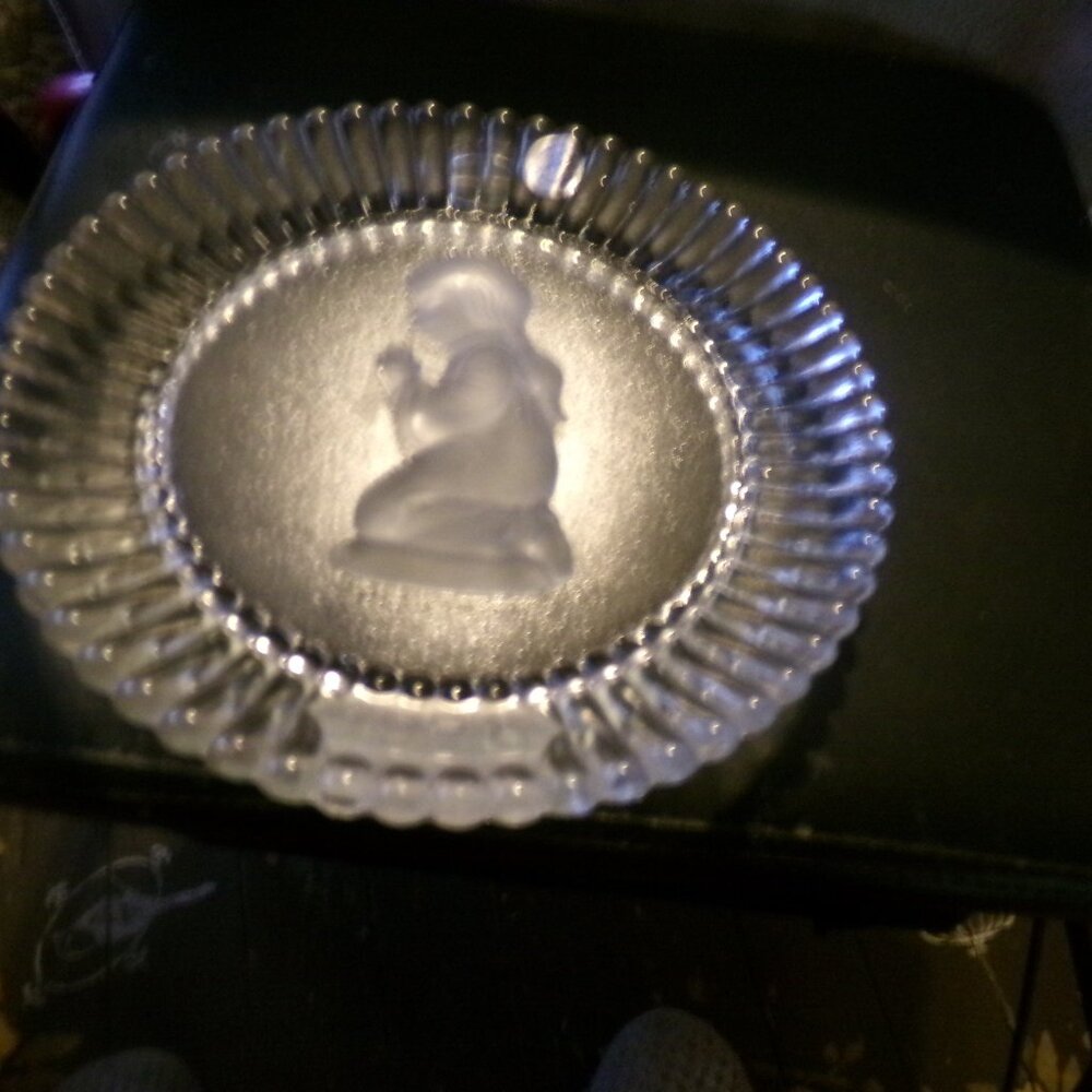 1978 Goebel glass wall plate.